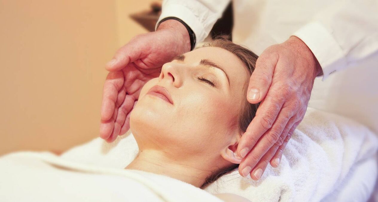 contour facial massage as a way of rejuvenation
